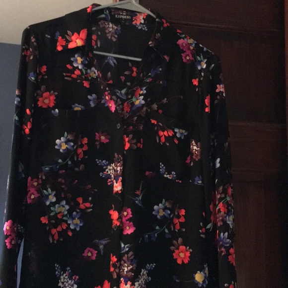 Express Tops - Express Button down Top with flower designs Express Tops - Express Button down Top with flower designs